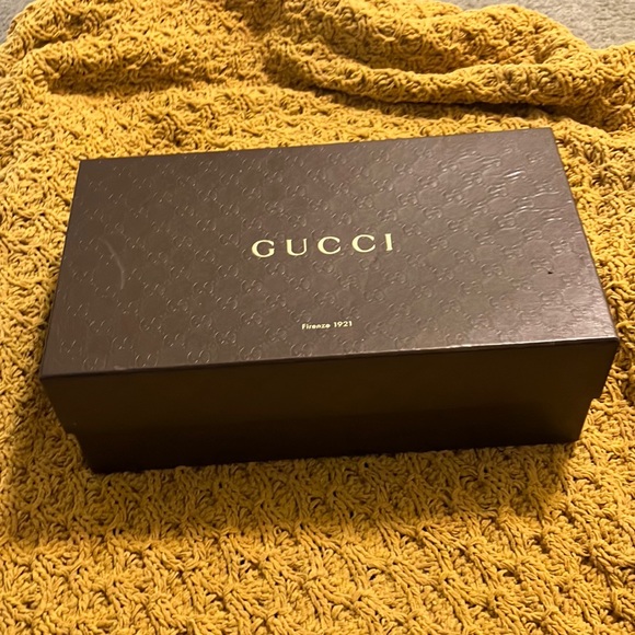 Gucci sneakers fits like M 8.5 - Picture 8 of 9